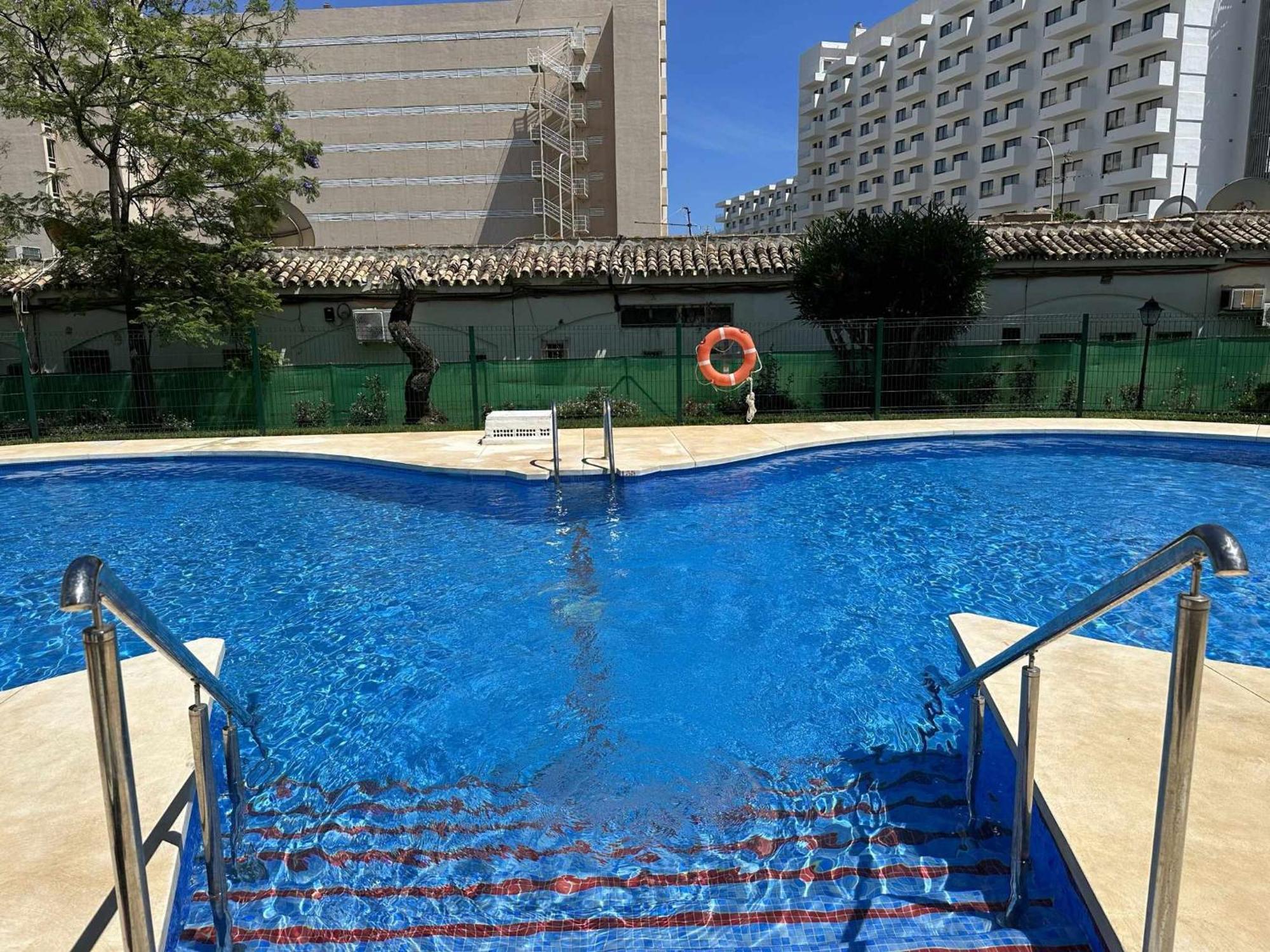 Apartamento La Carihuela A 2 Minutos De La Playa Torremolinos Exterior photo